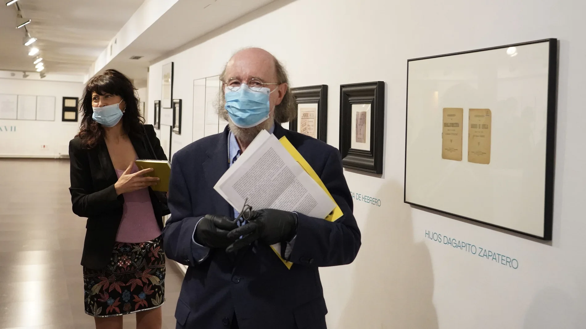 La concejal de Cultura, Ana Redondo, y el etnógrafo Joaquín Dáz, presentan la exposición de “La Imprenta de Valladolid: Cinco Siglos de Tipografía”