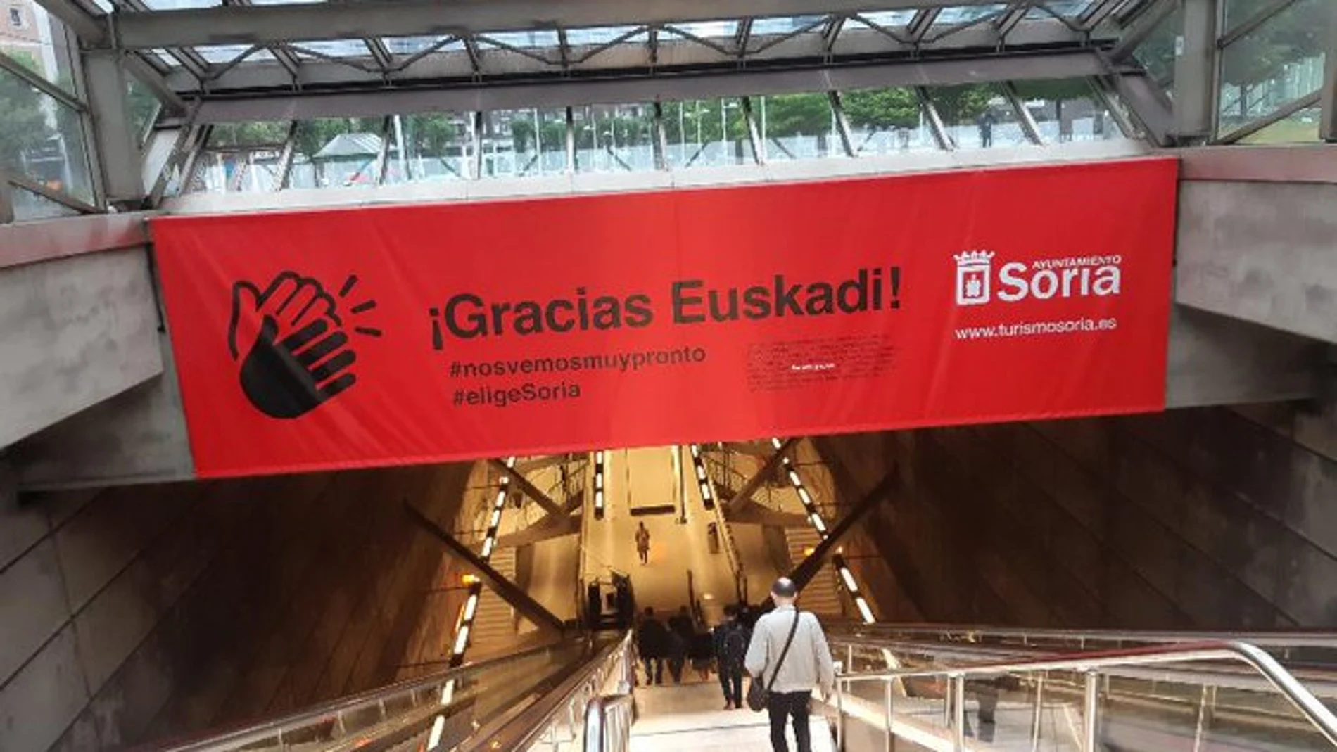 Campaña de agradecimiento del Ayuntamiento de Soria que se puede ver en el metro de Bilbao