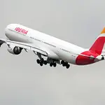 Un A340-600 de Iberia en pleno despegue