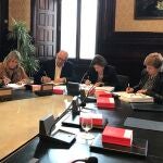 Firma de la notificación sobre la admisión a trámite de una querella de Fiscalía contra Ramona Barrufet, Lluís Corominas, Carme Forcadell y Anna Simó (JxSí)EUROPA PRESS (Foto de ARCHIVO)28/02/2017