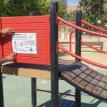 Un policía de Alicante avisa de las recomendaciones de uso de los parques infantiles