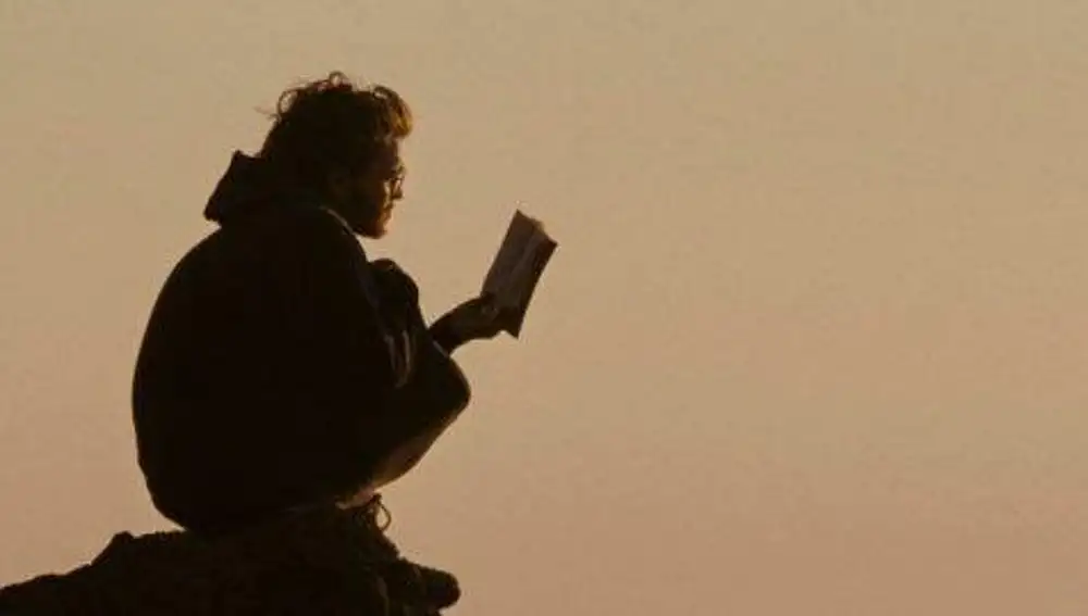 Emile Hirsch en un fotograma de la película dirigida por Sean Penn, &quot;Hacia rutas salvajes&quot;