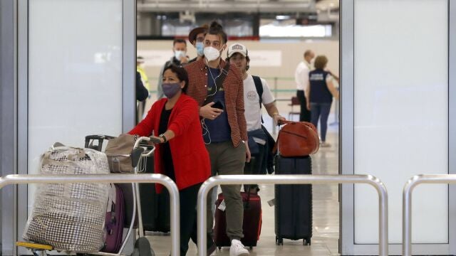 El aeropuerto Adolfo Suarez- Barajas verá incrementado su tráfico con la apertura de fronteras a terceros países, especialmente Reino Unido y Estados Unidos.