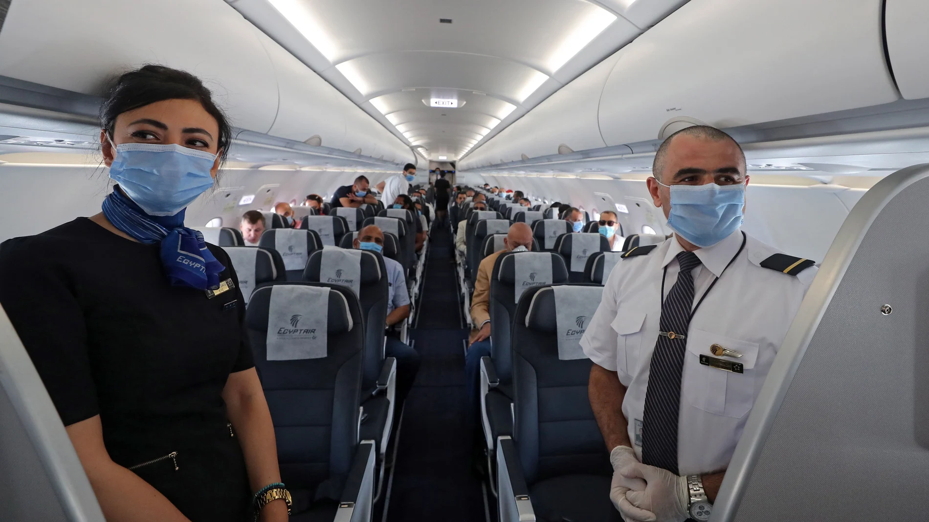 Las aerolíneas defienden la seguridad del transporte aéreo y aseguran que el aire de la cabina se renueva cada tres minutos
