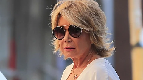 La periodista Mila Ximénez por las calles de Madrid.