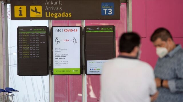 Salida de la terminal de llegadas de la T3 del aeropuerto de Málaga Costa del Sol