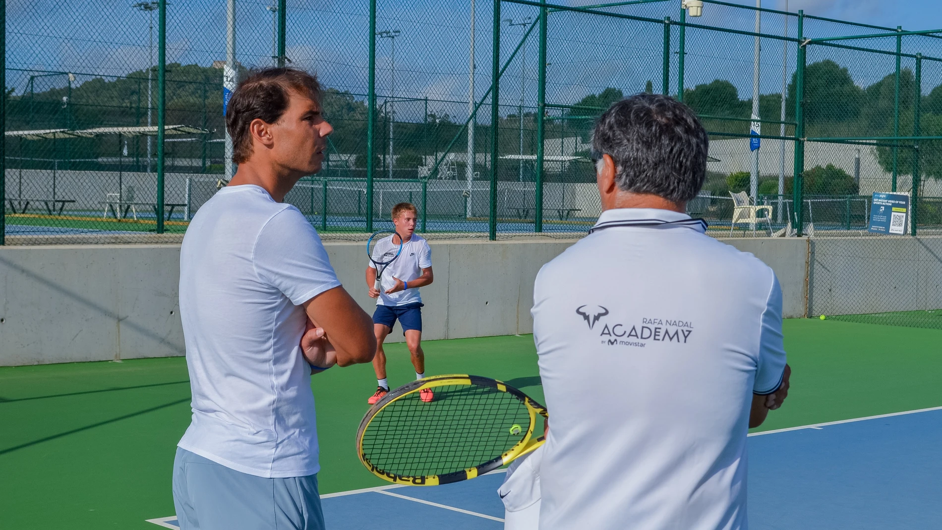 Tenis.- Rafa Nadal visita los entrenamientos de los jugadores de su Academia en Manacor