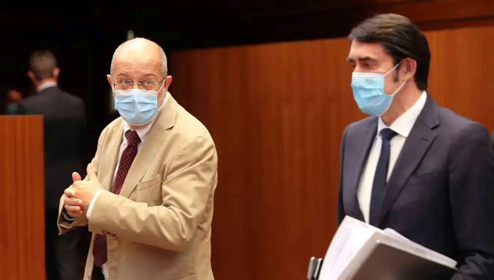 El vicepresidente Igea llega al Pleno junto a Suárez-Quiñones