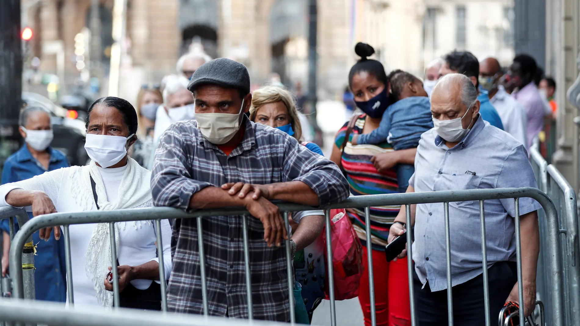 Brasil comienza a probar la vacuna de Oxford en plena pandemia