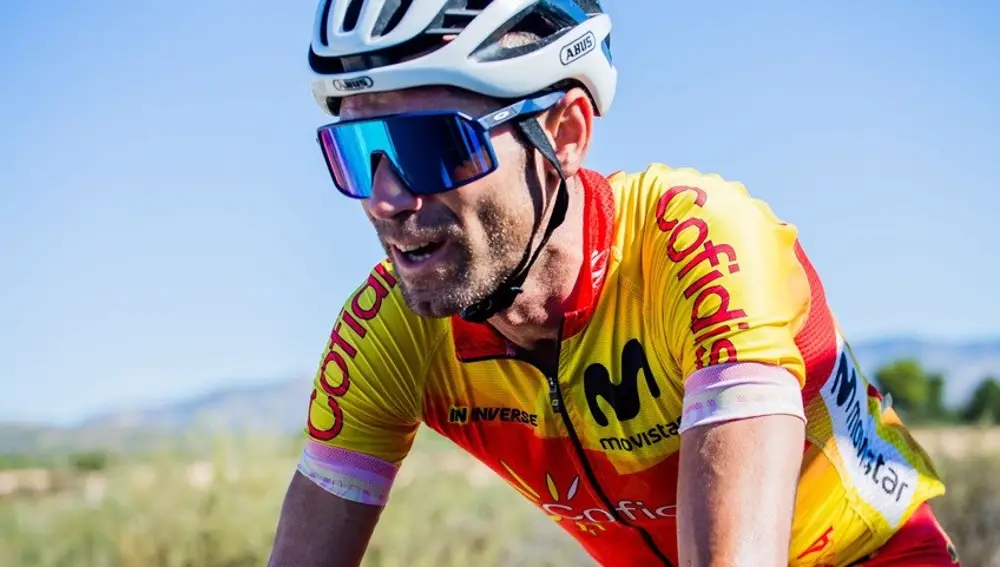 Alejandro Valverde entrenando con los colores de la selección españolaRFEC24/06/2020