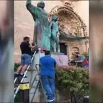 Limpiada de pintadas la estatua de Fray Junipero Serra en Mallorca