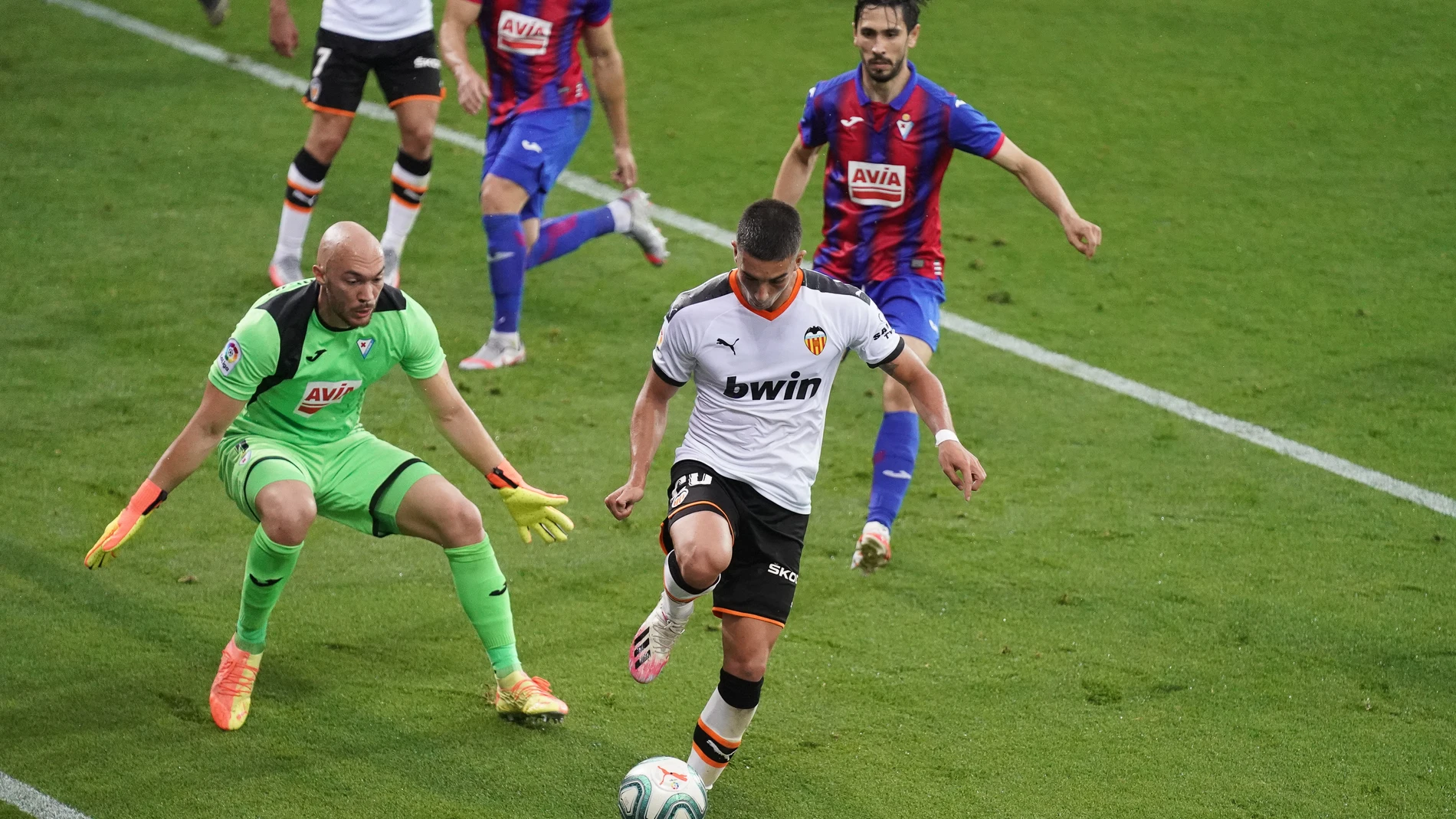 Soccer: La Liga - SD Eibar v Valencia