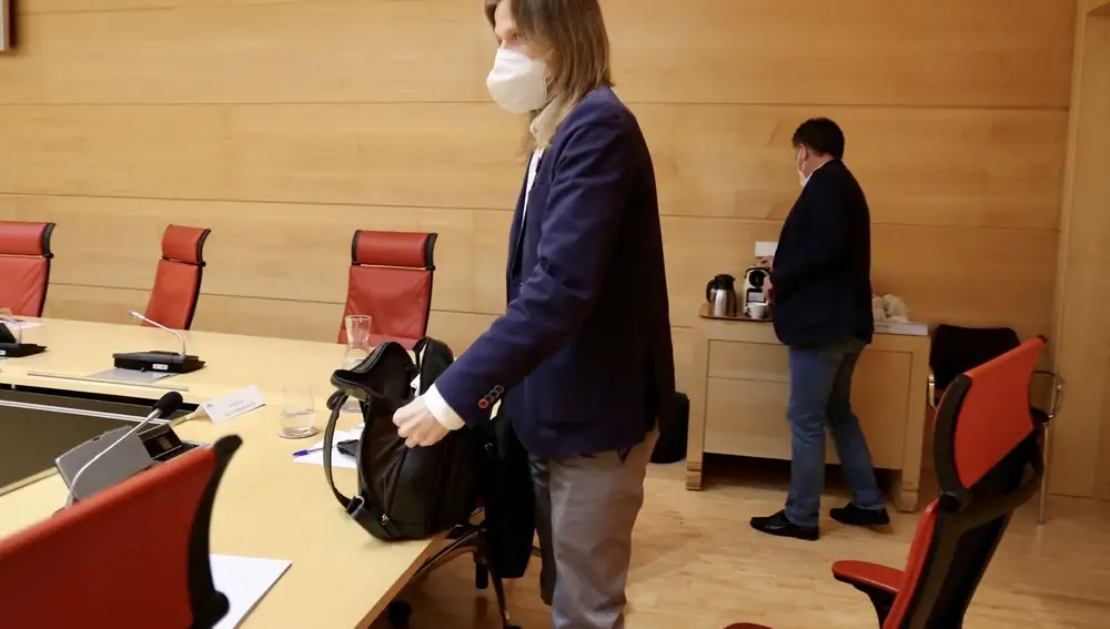 El líder de Podemos, Pablo Fernández, antes de la junta de portavoces