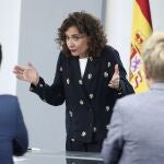 La ministra portavoz y de Hacienda, María Jesús Montero, tras la rueda de prensa del Consejo de Ministros extraordinario