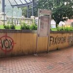 Pintadas con Vox en la diana con las que ha amanecido la localidad de Sestao el primer día de campaña en el País Vasco