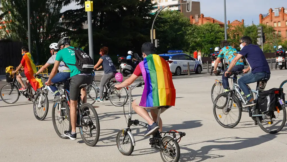 Concentración en la Cúpula del Milenio de Valladolid por el Día del Orgullo Gay