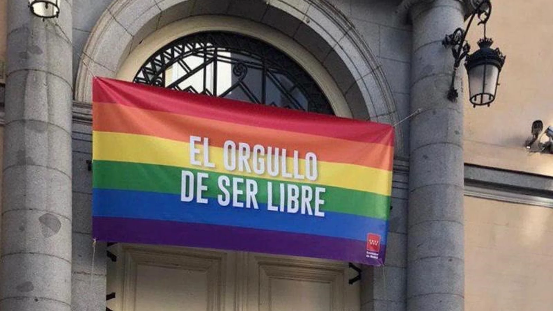 Vicepresidencia luce una bandera LGTB con el lema 'El Orgullo de ser libres'