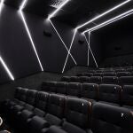 Una de las salas de los Cines Embajadores, que se estrenan hoy con casi todas las entradas agotadas
