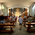 Misa celebrada el pasado junio en la iglesia Nuestra Señora de Covadonga, en la zona de Manuel Becerra