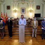 El alcalde de Valladolid, Óscar Puente, comparece ante la prensa junto al grupo de trabajo para la recuperación