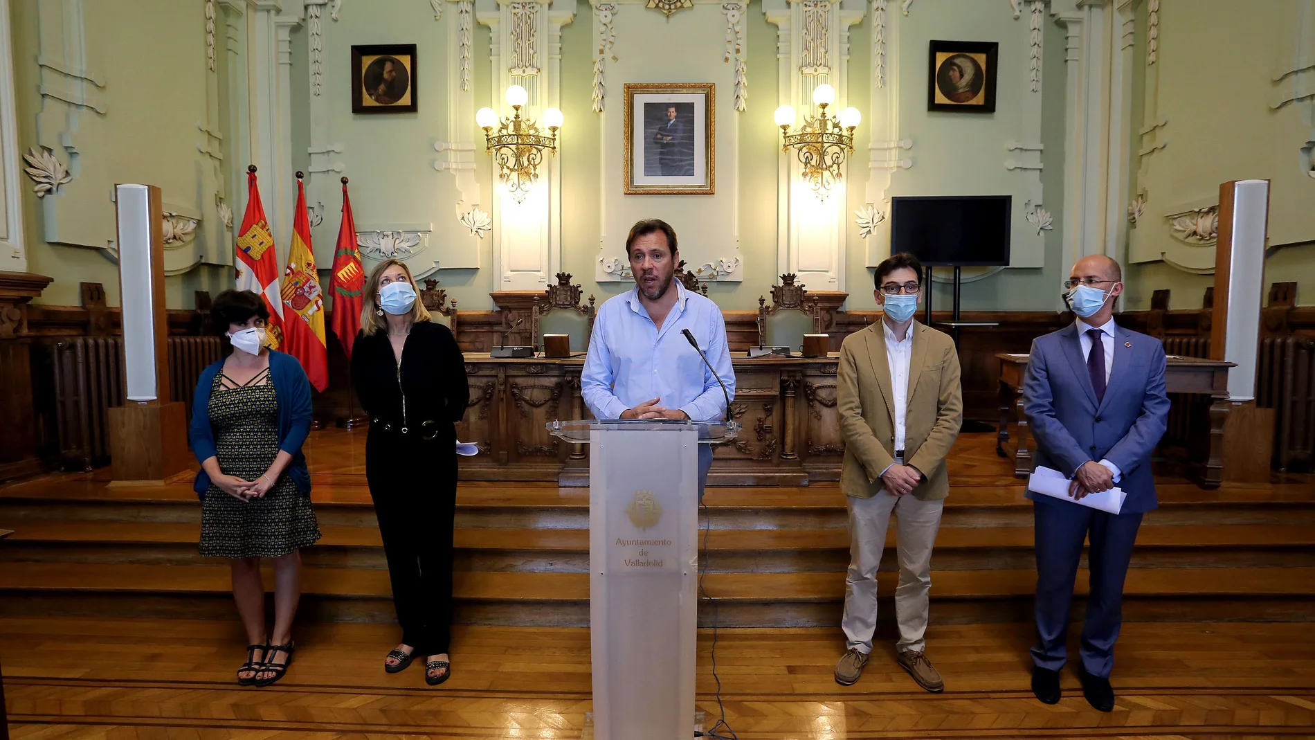 El alcalde de Valladolid, Óscar Puente, comparece ante la prensa junto al grupo de trabajo para la recuperación