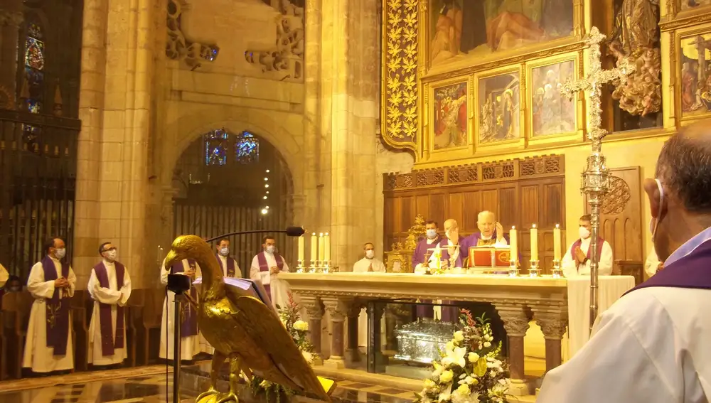 Misa Funeral por Antonio Trobajo, presidida por el obispo de León, Julián López