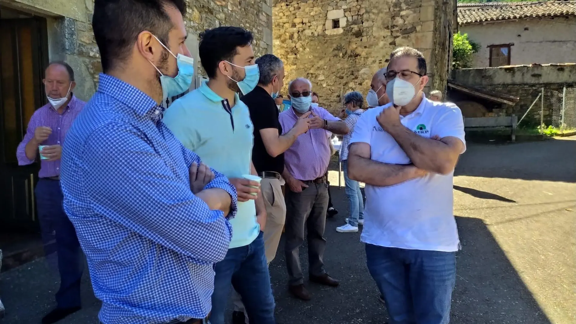 Luis Tudanca visita la localidad leonesa de Villayandre