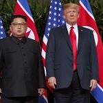 Kim Jong Un (izq.) envió correspondencia en su día a Donald Trump durante el proceso de deshielo bilateral