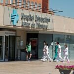 El hospital Artau de Vilanova, en Lérida, en el primer día laborable del confinamiento