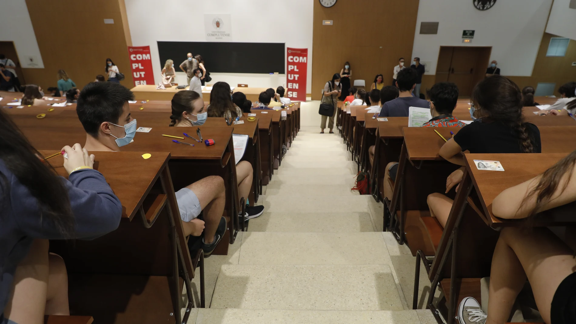 Inicio de la EVAU 2020 en la Universidad Complutense de Madrid, Facultad de Fisica.