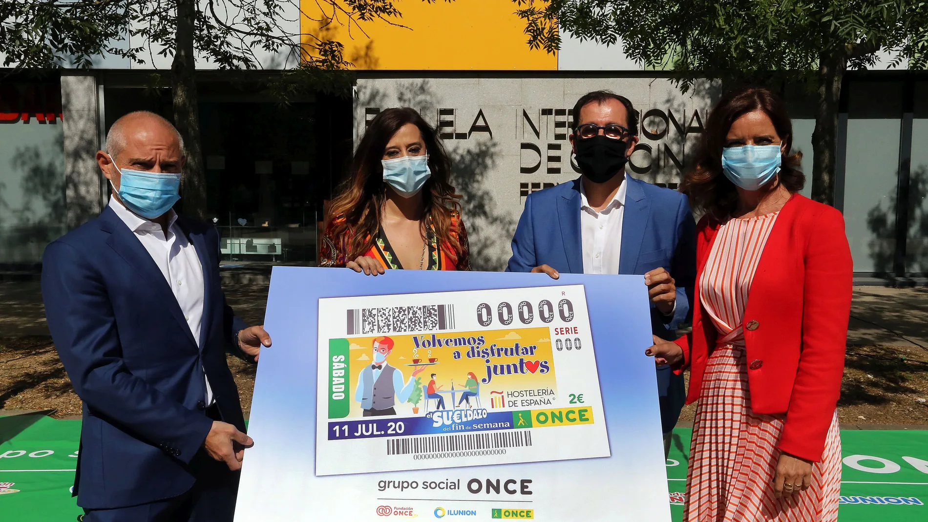 Víctor Caramanzana; María José Hernández; Ismael Pérez y Ana Carlota Amigo presentan el cupón dedicado a la hostelería