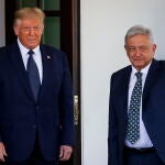 El ex presidente de EE UU, Donald Trump, junto al mandatario mexicano, Andrés Manuel López Obrador, en la Casa Blanca