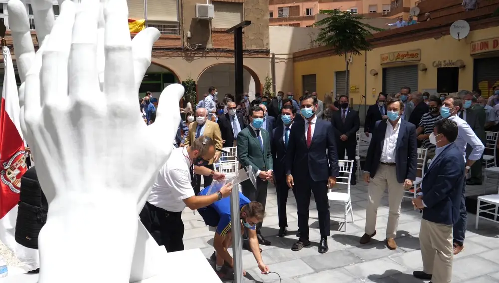 Juanma Moreno y el alcalde de Almería, Ramón Fernández-Pacheco, entre los asistentes al acto
