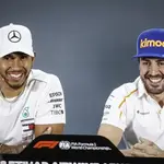 Fernando Alonso junto a Lewis Hamilton (Foto de ARCHIVO)23/11/2018 ONLY FOR USE IN SPAIN