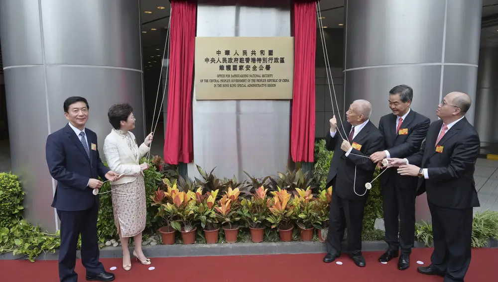La jefa ejecutiva de Hong Kong, Carrie Lam, inauguró ayer la sede de la oficina de Seguridad Nacional de China en Hong Kong