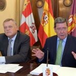 El presidente de la Diputación de Burgos, César Rico, y el vicepresidente, Lorenzo Rodríguez, hacen balance del primer año de legislatura