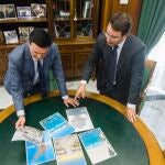 El presidente de la Diputación de Almería, Javier Aureliano García, y el diputado provincial de Turismo, Fernando Giménez