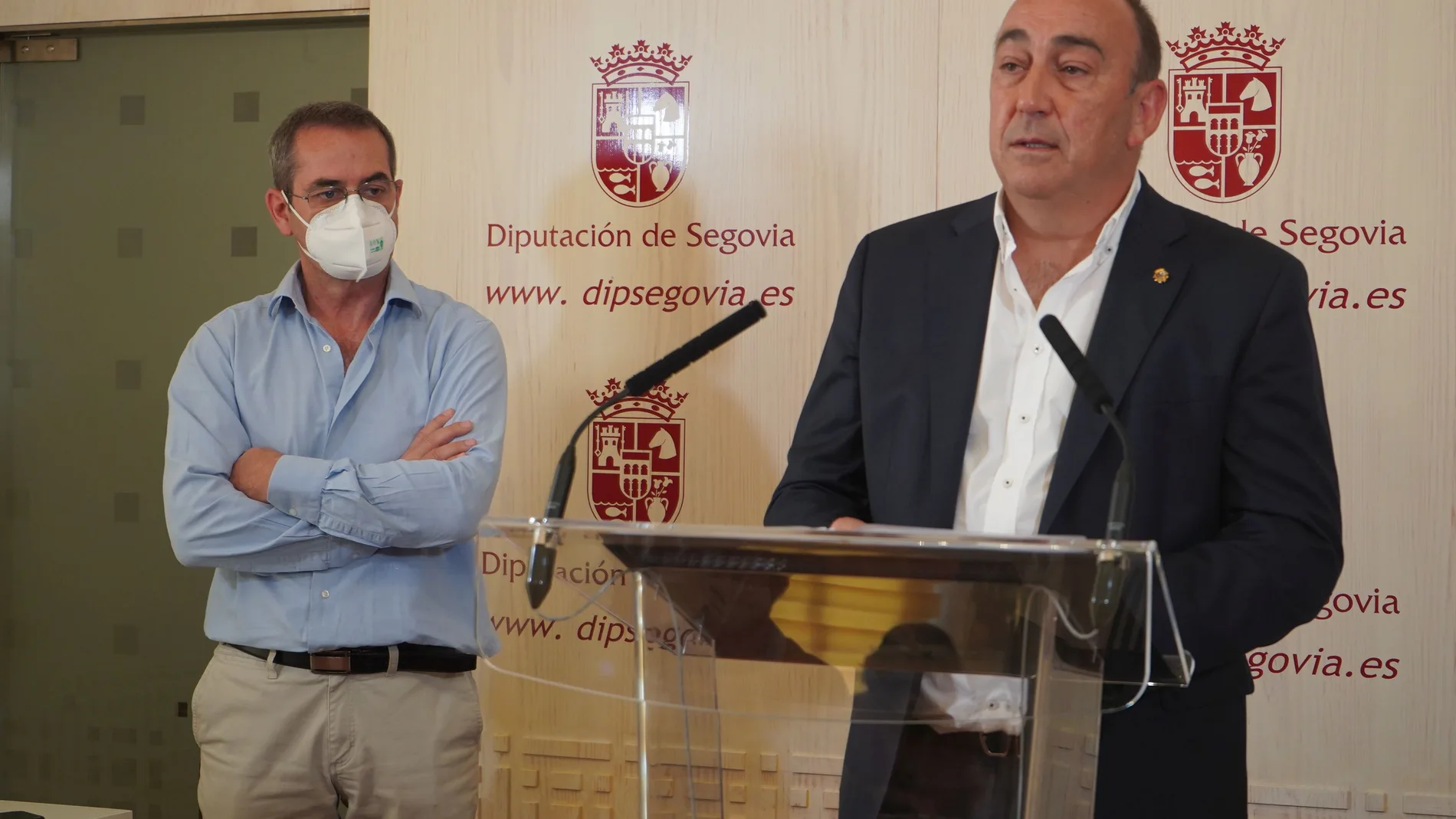 El presidente de la Diputación de Segovia, Miguel Ángel de Vicente, compare ante los medios de comunicación para dar explicaciones
