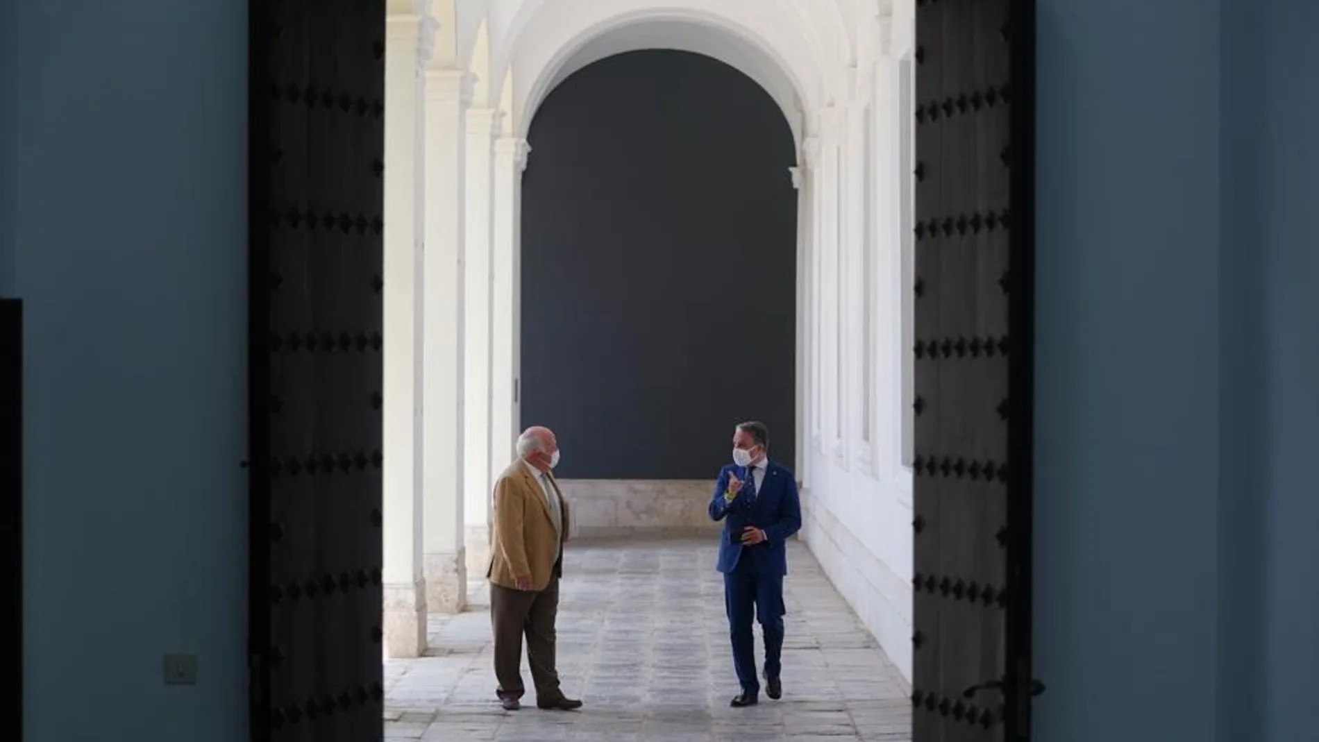 Los consejeros de Salud y Presidencia, Jesús Aguirre, a la izquierda, y Elías Bendodo, respectivamente
