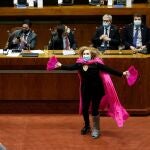 Chile's opposition congresswoman Pamela Jiles celebrates the vote during a congressional session to reject a constitutional reform on pensions proposed by opposition lawmakers, amid the spread of the coronavirus disease (COVID-19), in Valparaiso, Chile July 15, 2020. REUTERS/Rodrigo Garridos