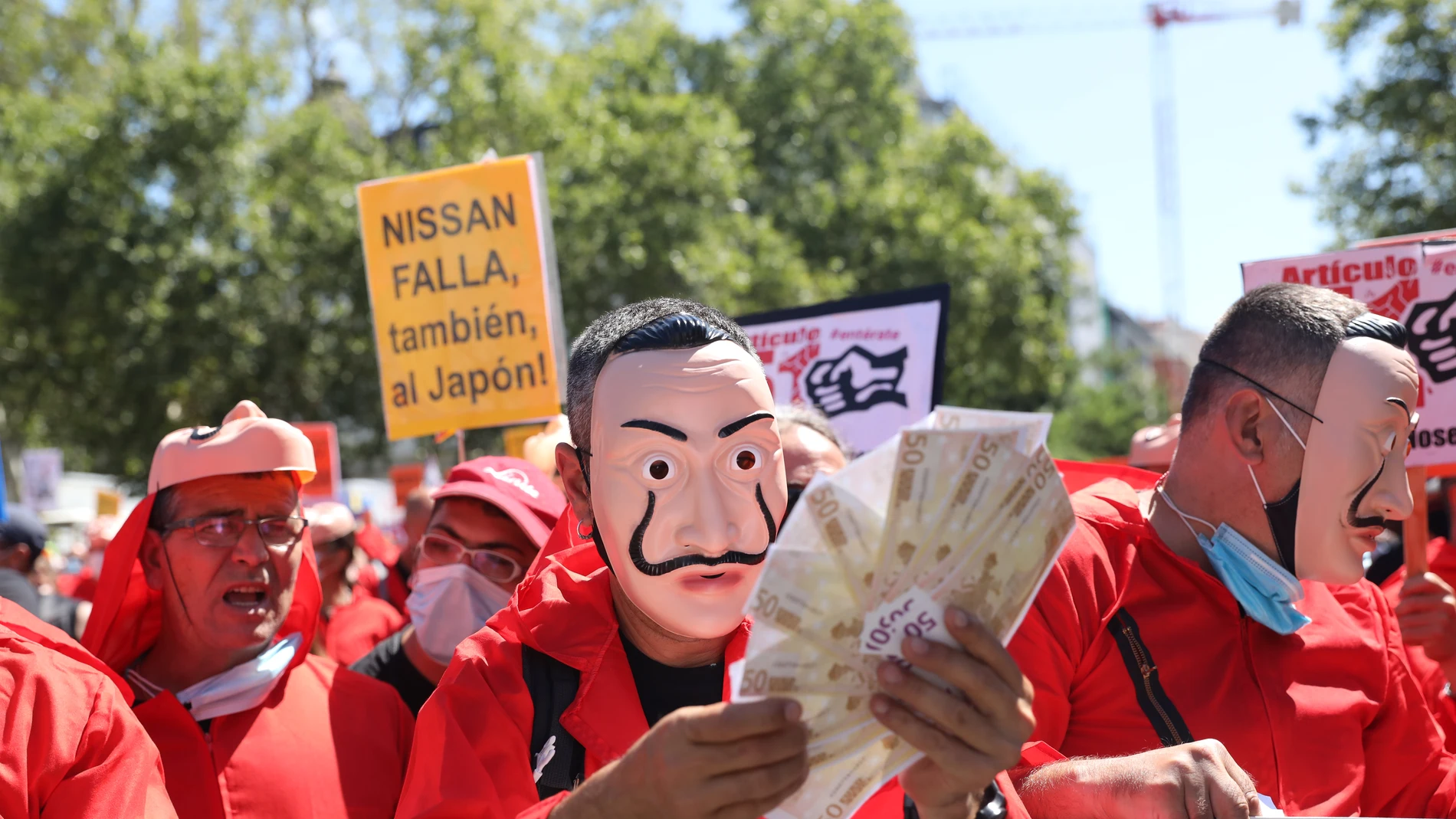 Trabajadores de Nissan se manifiestan hoy en Madrid por el cierre de su planta de Barcelona