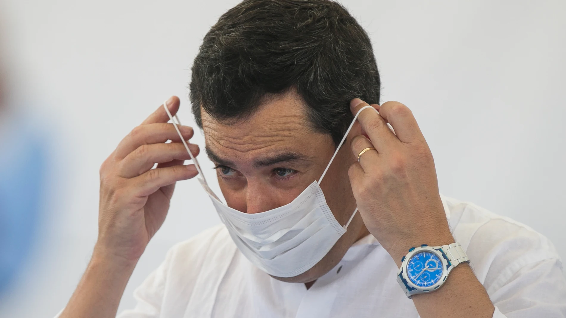 El presidente de la Junta de Andalucía presenta los vehículos que se incorporan a la flota de la Amaya
