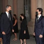 Fernández Mañueco saluda al Rey en el homenaje a las víctimas del Covid en el Palacio Real de Madrid.JCYL16/07/2020