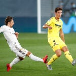 Pau Torres con el Villarreal frente al Real Madrid.
