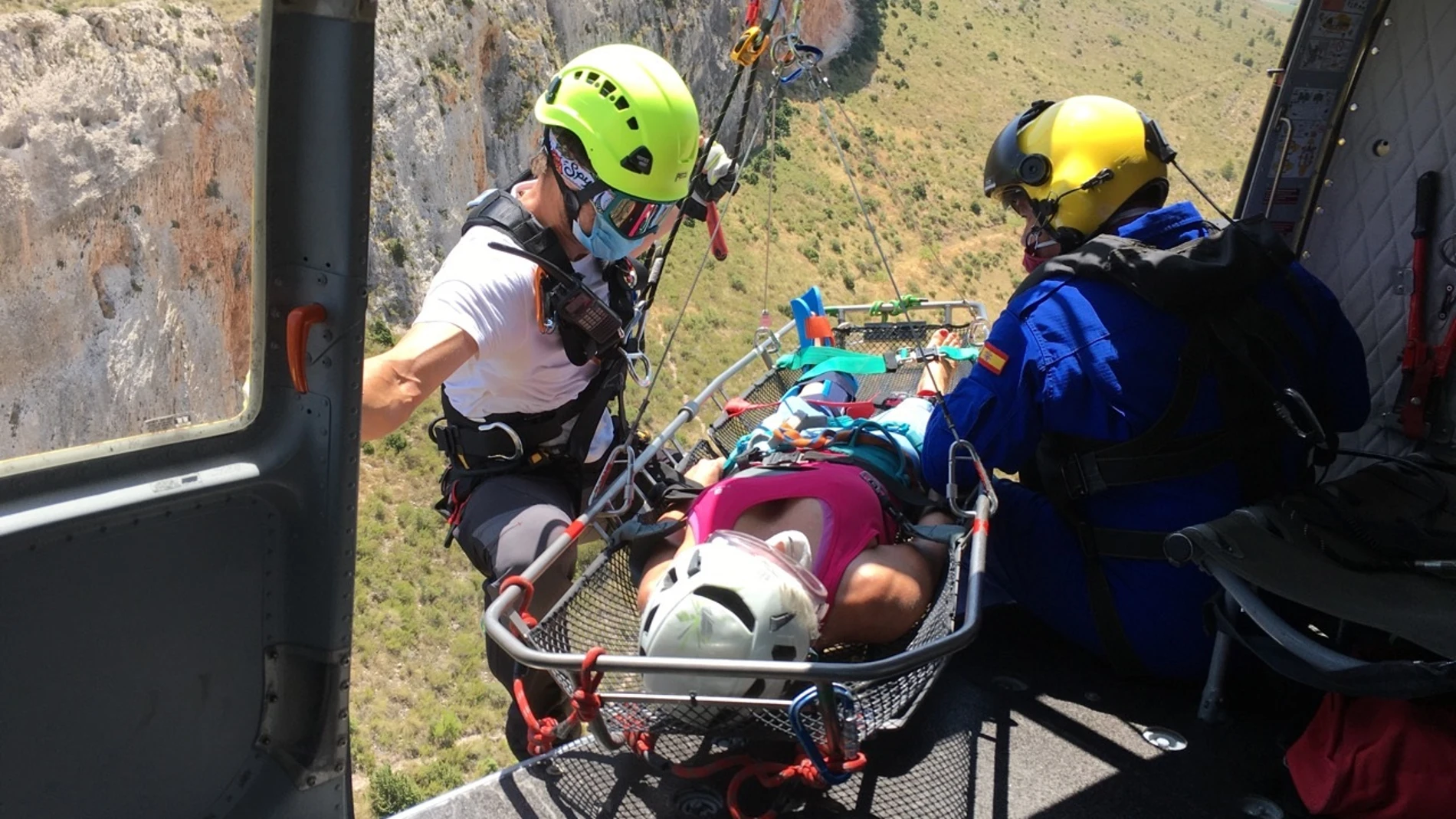 Sucesos.- Bomberos rescatan por aire una escaladora herida en Jumilla (Murcia)