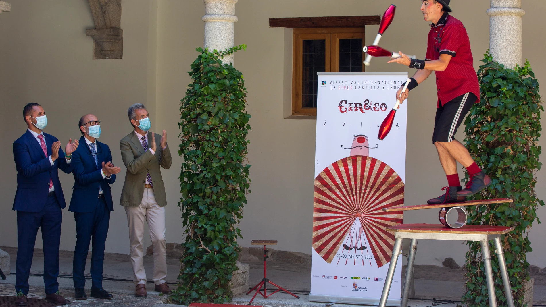 El consejero de Cultura y Turismo, Javier Ortega Álvarez, presenta el VIII Festival Internacional de Circo de Castilla y León,