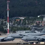 Varios aviones estacionados en la base aérea de Ramstein, en Alemania