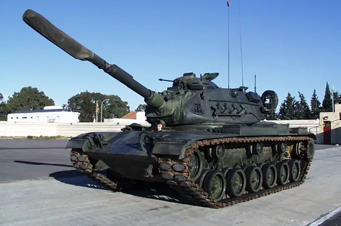 España desguaza decenas de carros de combate M60 entregados por Estados Unidos en 1992