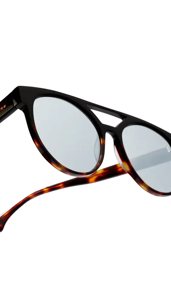 Colección de gafas de sol de Paula Echevarría x Hawkers.