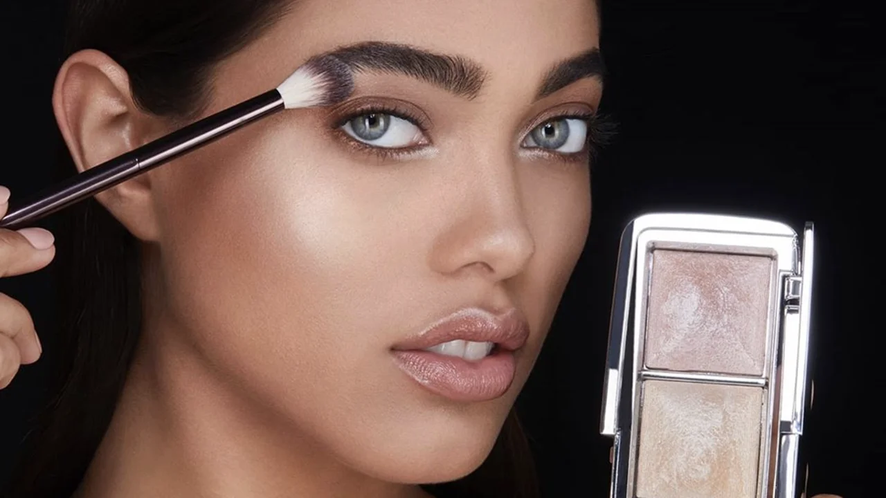 Maquillaje que rejuvenece: las paletas de sombras de ojos y correctores que te harán parecer más joven Maquillaje que rejuvenece: las paletas de sombras de ojos y correctores que te harán parecer más joven